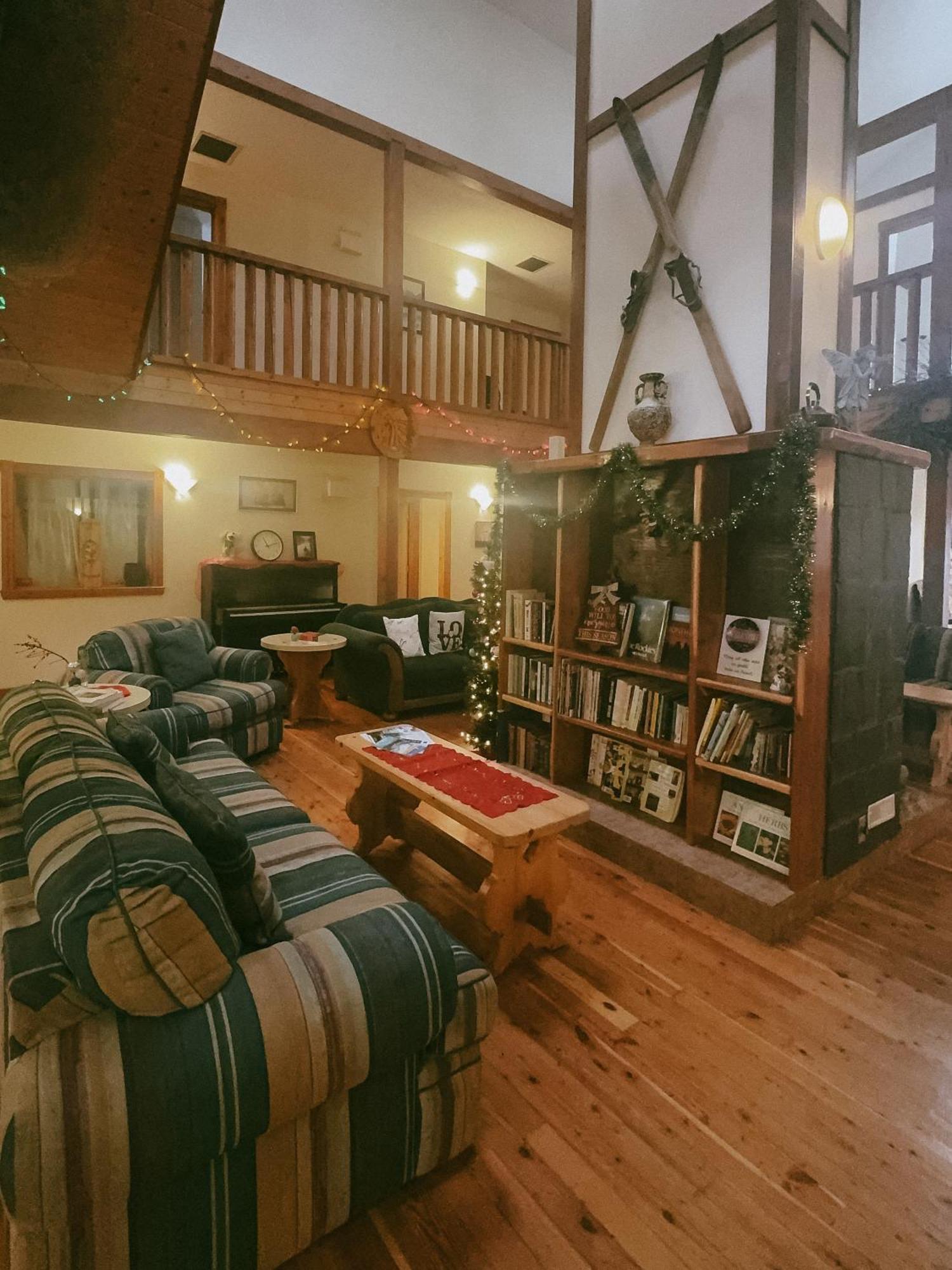 Alpine Meadows Lodge Golden Esterno foto
