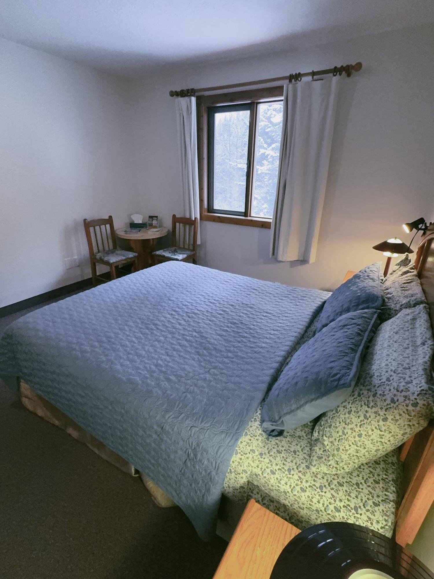 Alpine Meadows Lodge Golden Esterno foto
