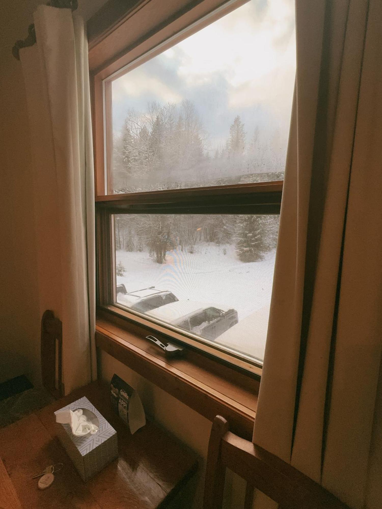 Alpine Meadows Lodge Golden Esterno foto