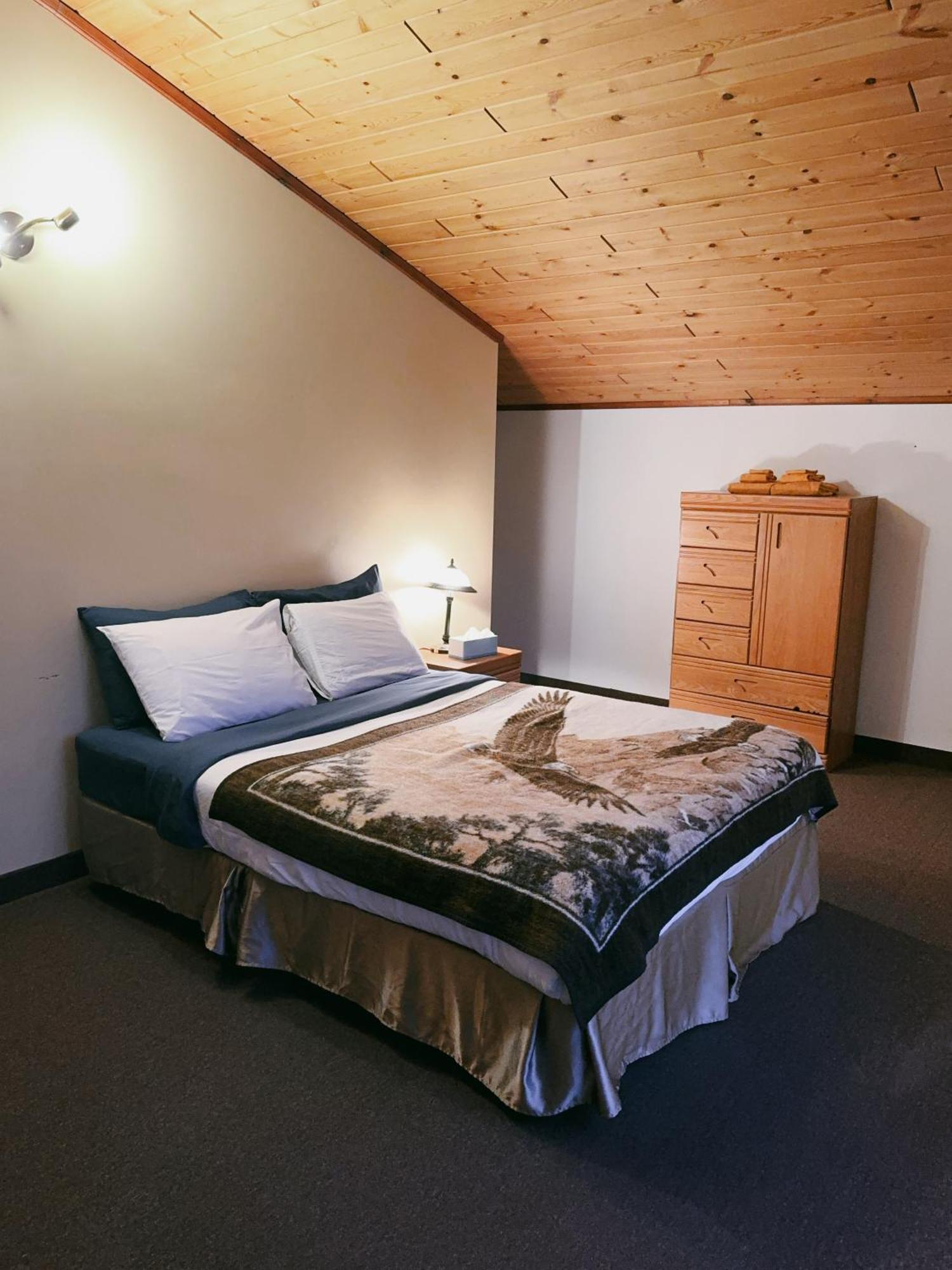 Alpine Meadows Lodge Golden Esterno foto